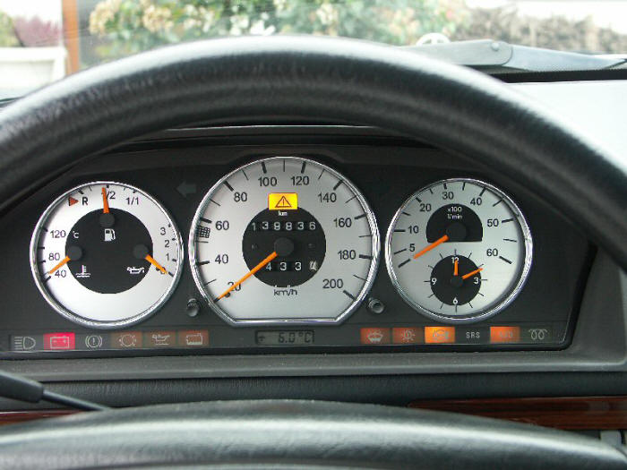 DB W124 Alte EClass White Face gauges Dials cockpit instruments Instrument